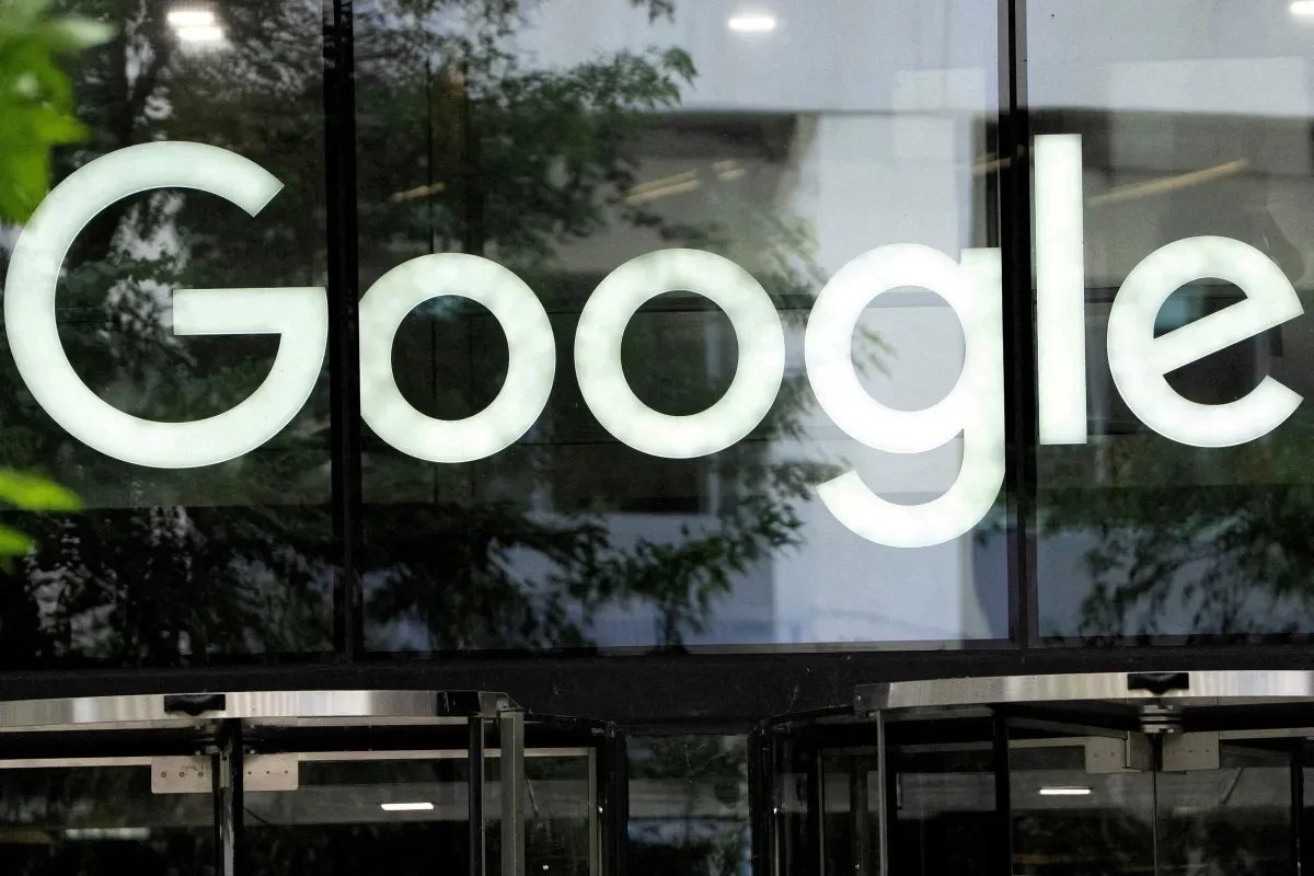 Google é multada em 403 milhões de euros por uso indevido de dados