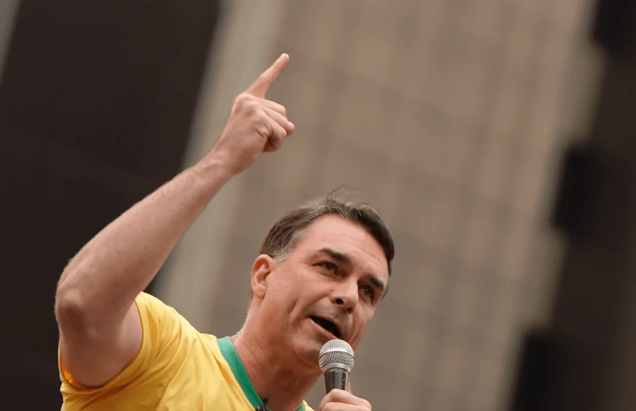 Flávio chama ação contra Frias de “interferência política” de Dino
