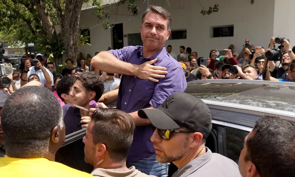 Flávio critica operação sobre Dark Horse que mirou Frias: ‘Interferência política’