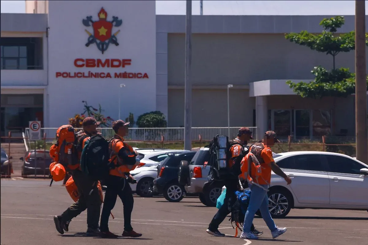 Legendários desfrutam de estrutura do CBMDF para promover "rolê" com homens