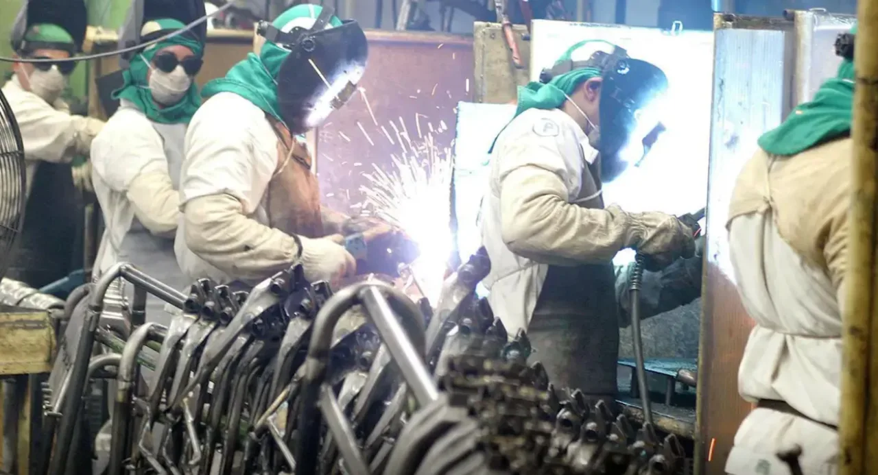 Faturamento da indústria cai 2% em julho, diz CNI