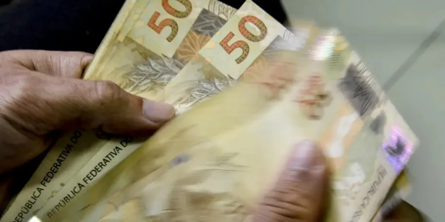 Contas públicas têm déficit de R$ 10 bilhões em agosto