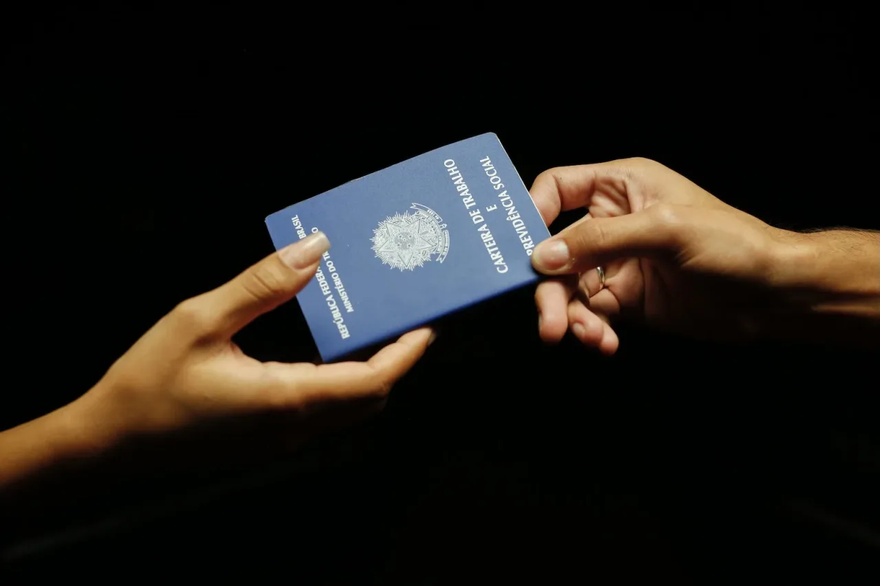 Brasil cria 165.827 empregos formais em agosto de 2026