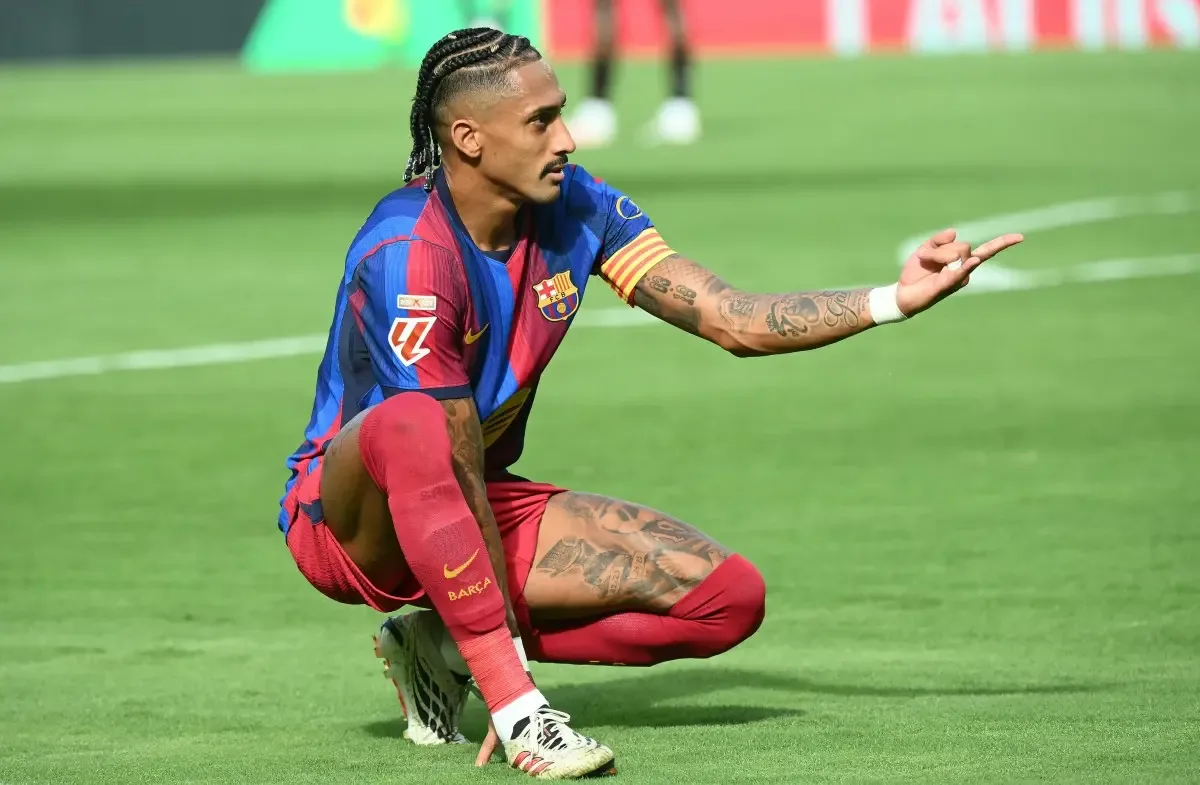 Barcelona goleia Valencia com gol de Raphinha e abre vantagem na liderança do Espanhol