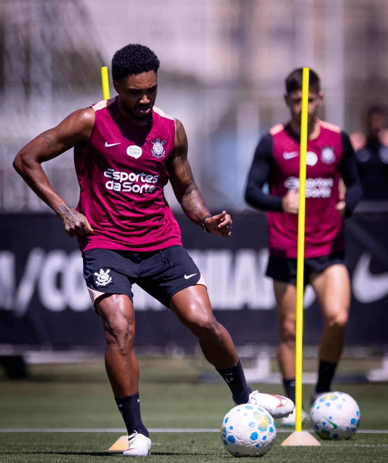 Vitinho avança em recuperação e inicia transição no Corinthians