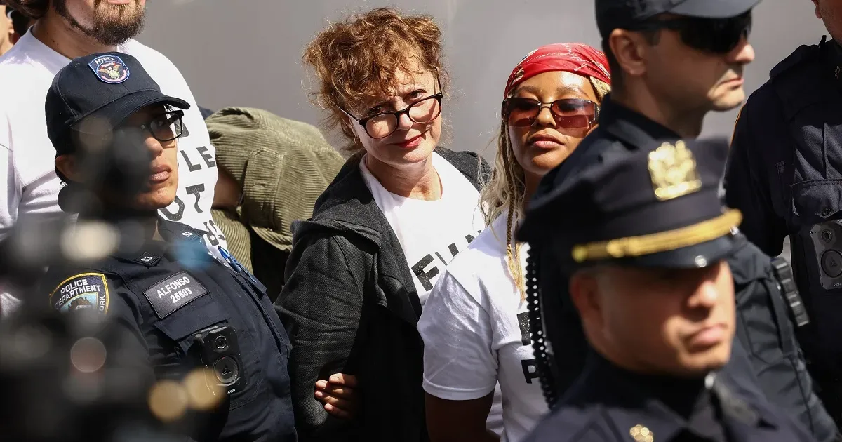 Atriz de Hollywood é detida em Nova York durante protesto contra Netanyahu
