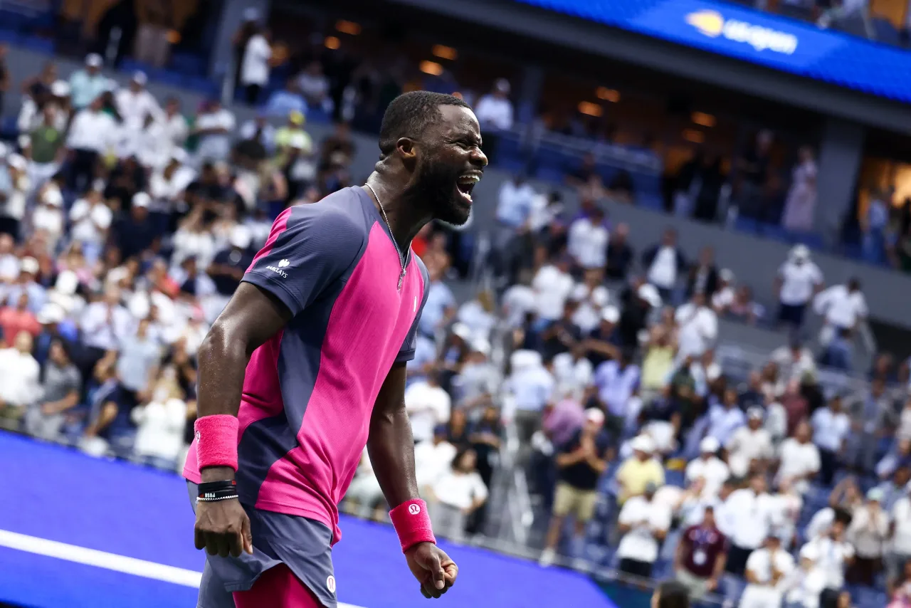 Tiafoe vence Michelsen em virada épica e vai à semifinal do US Open
