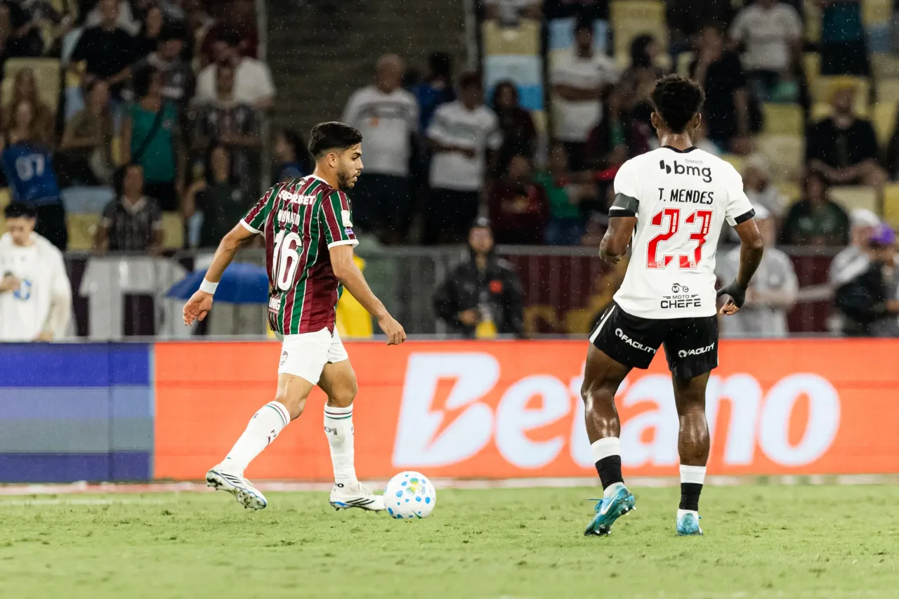 Thiago Mendes valoriza atuação e lamenta derrota do Vasco no clássico