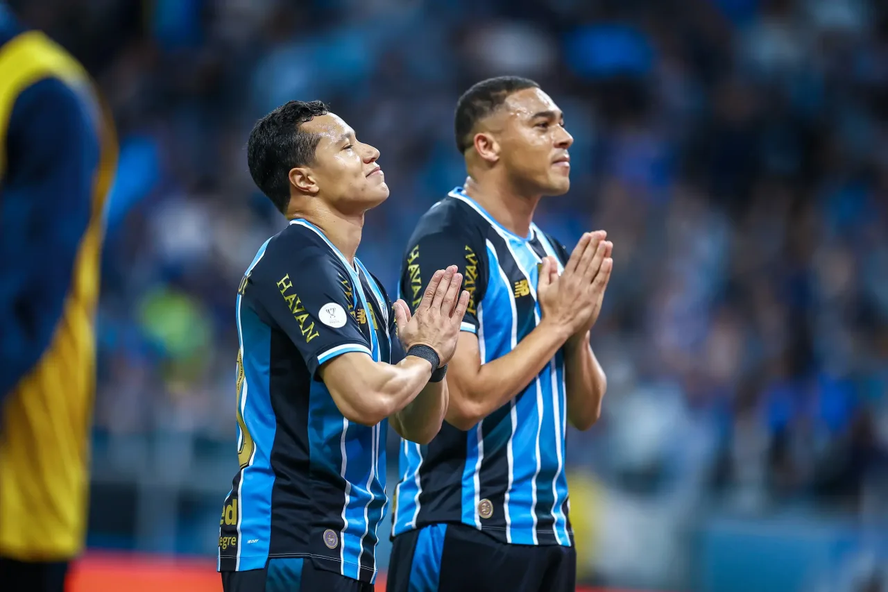 Grêmio provoca Inter com valsa após classificação na Copa do Brasil