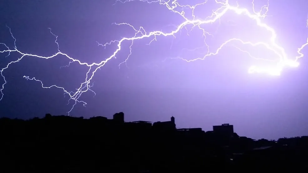 Alerta: Chuva ganha força e pode chegar a 100 mm com tempestades e risco de granizo