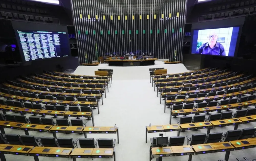 Câmara aprova texto-base para o fim da taxa das blusinhas