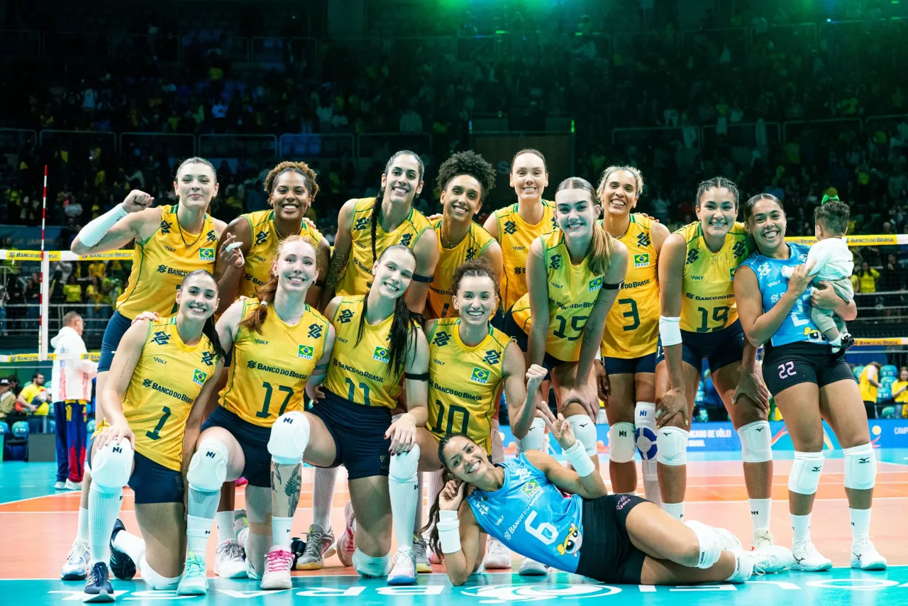 Brasil domina Venezuela em estreia no Sul-Americano de vôlei feminino