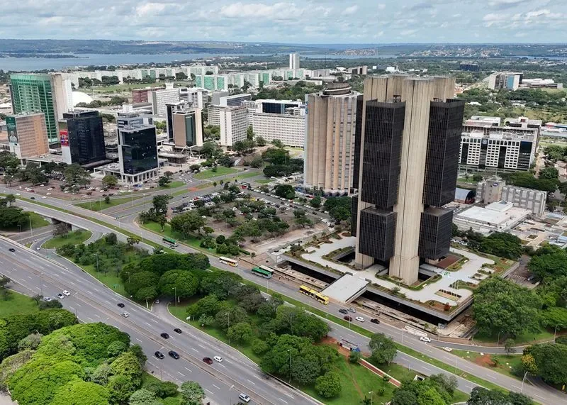 Atividade industrial da China cresce em setembro em meio ao boom da IA