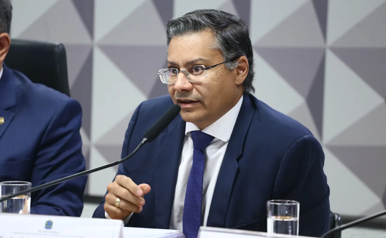 Mendonça manda soltar ex-procurador do INSS