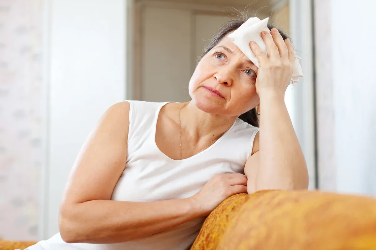 Menopausa altera proteínas no sangue ligadas ao Alzheimer, aponta estudo