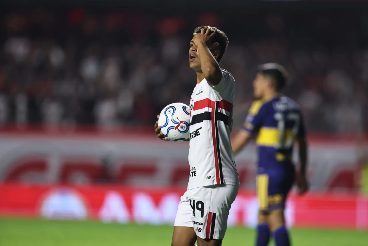 Debate PLACAR analisa gol polêmico e VAR no São Paulo e Boca