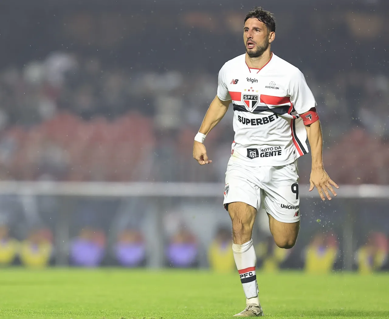 Pendurados passam ilesos, e São Paulo não deve ter novos desfalques contra o Palmeiras