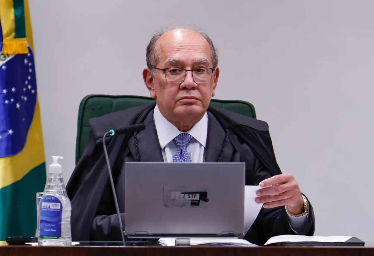 Gilmar, adversário de Mendonça, pede vista no julgamento sobre afastar diretor da PF