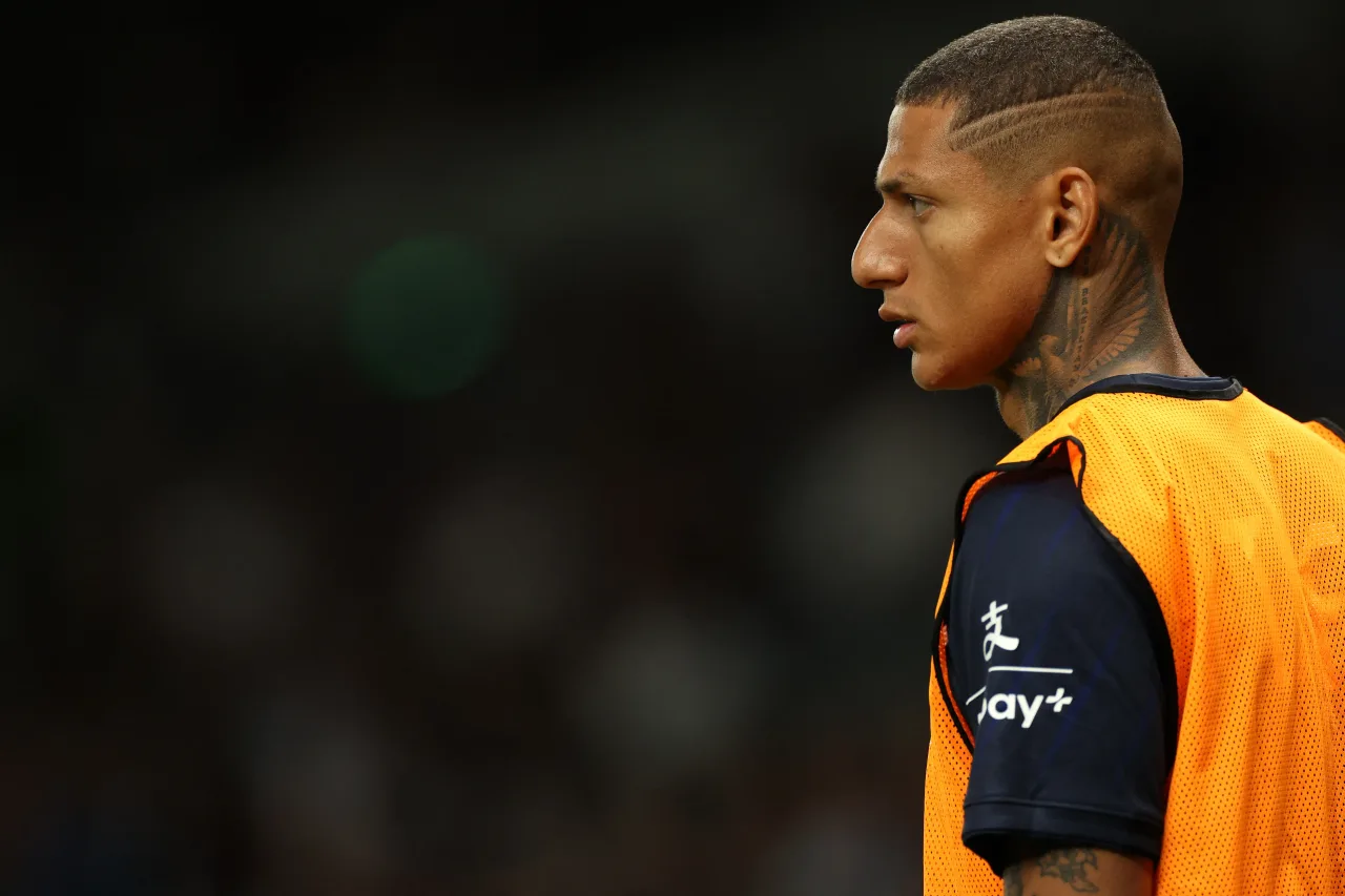 Richarlison pressiona Tottenham por saída e fica perto de acerto com clube turco