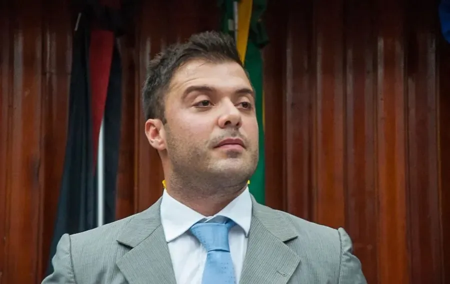Quem é o deputado investigado pela PF por suposto envolvimento com facção criminosa