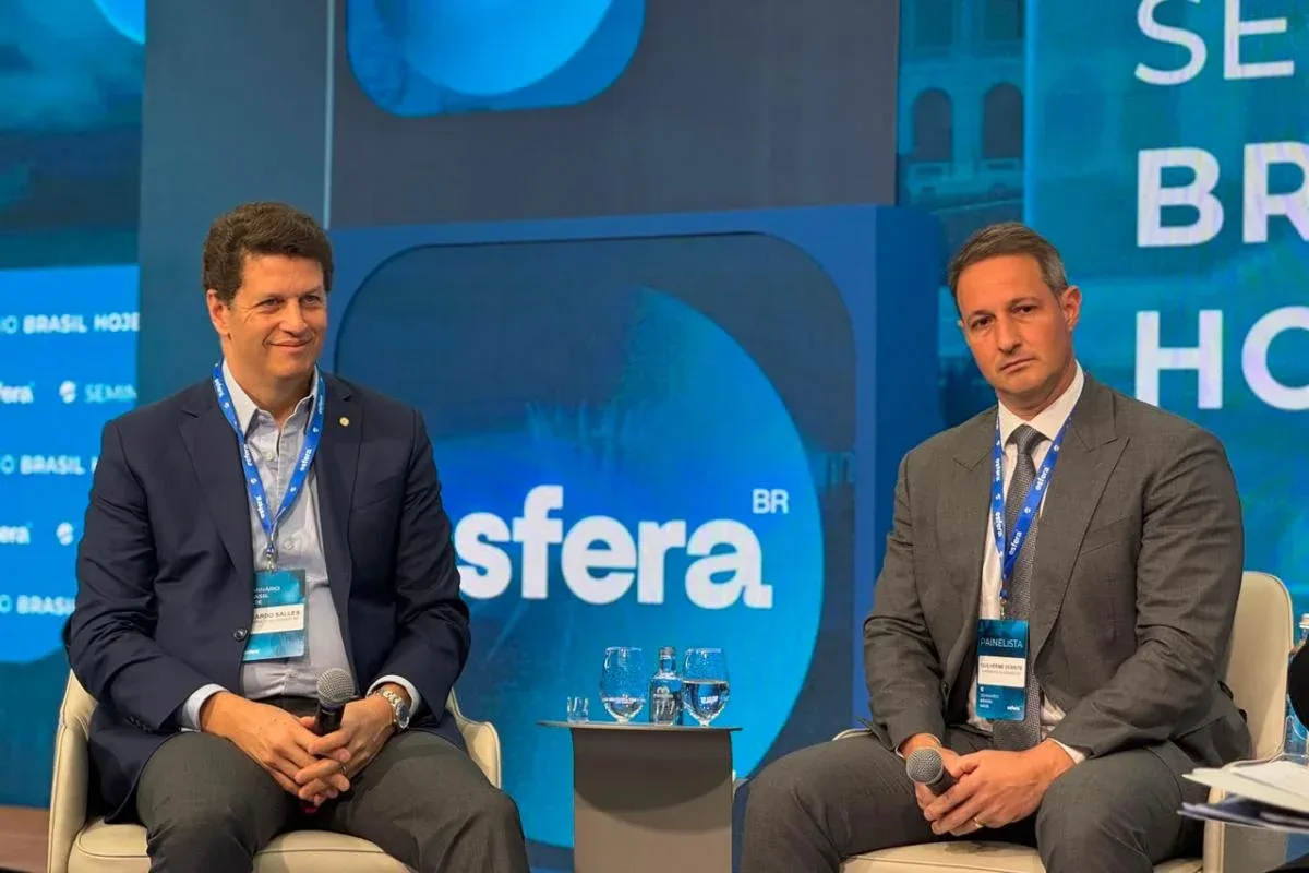 Após desistência, Salles chama Derrite para evento de campanha em sua casa
