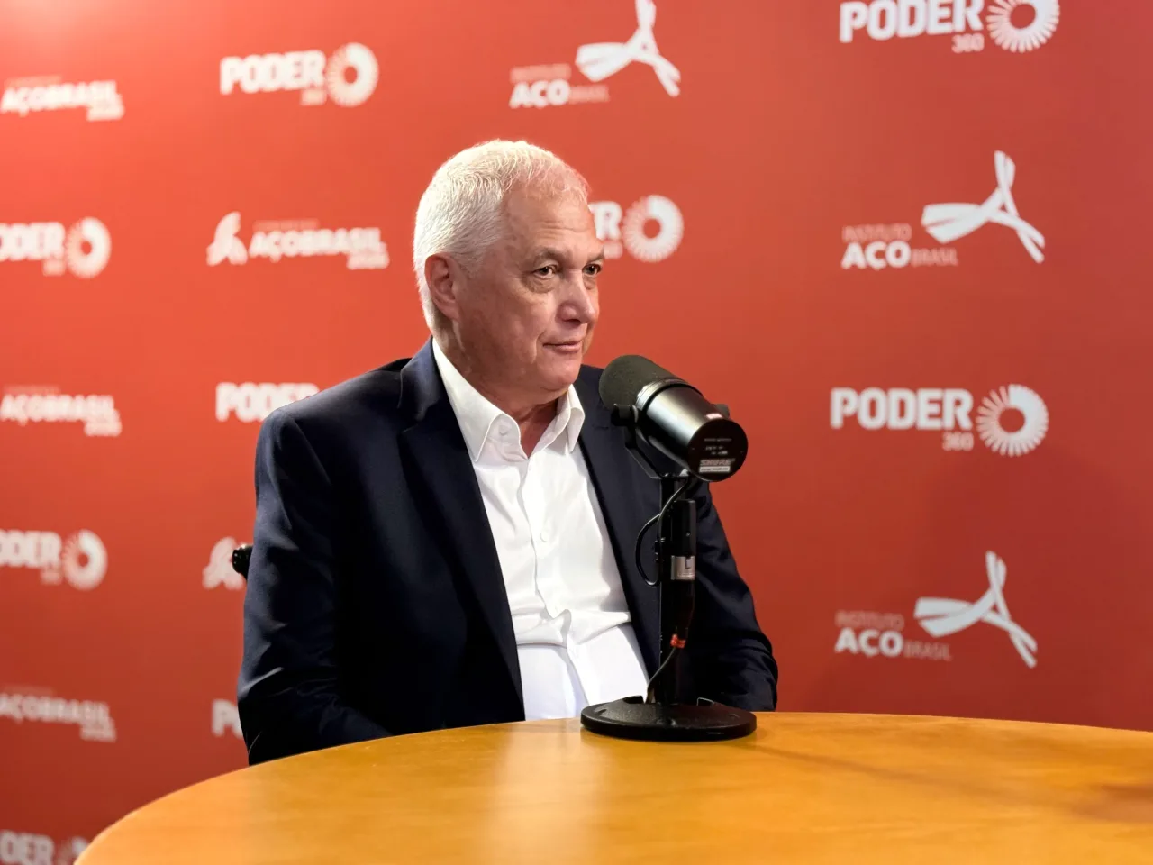 Gás no Brasil custa 5 vezes mais que em vizinhos, diz CEO da Usiminas