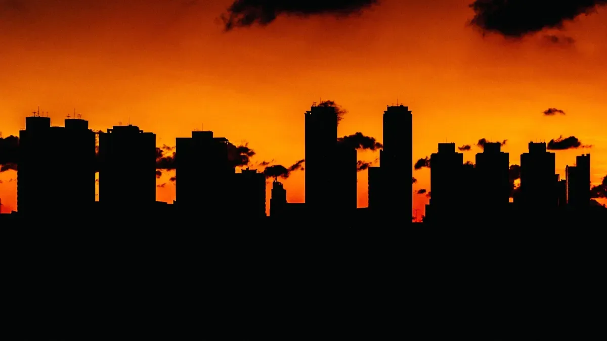 Com mais de 43ºC, cidade em MT bate recorde de calor em 2026; veja onde foi