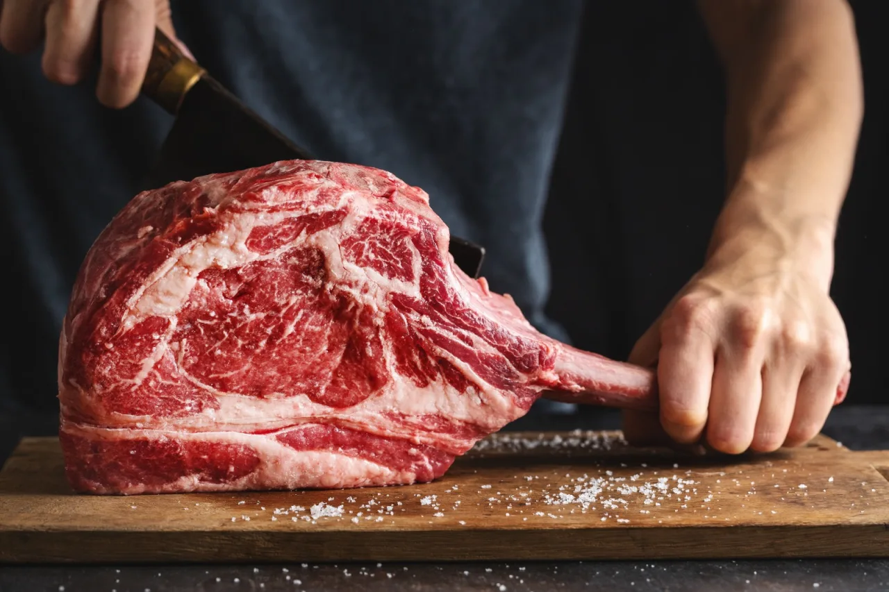Exportação de carne bovina cai 30%, mas preço pago pelo produto brasileiro sobe; o que muda para o boi?