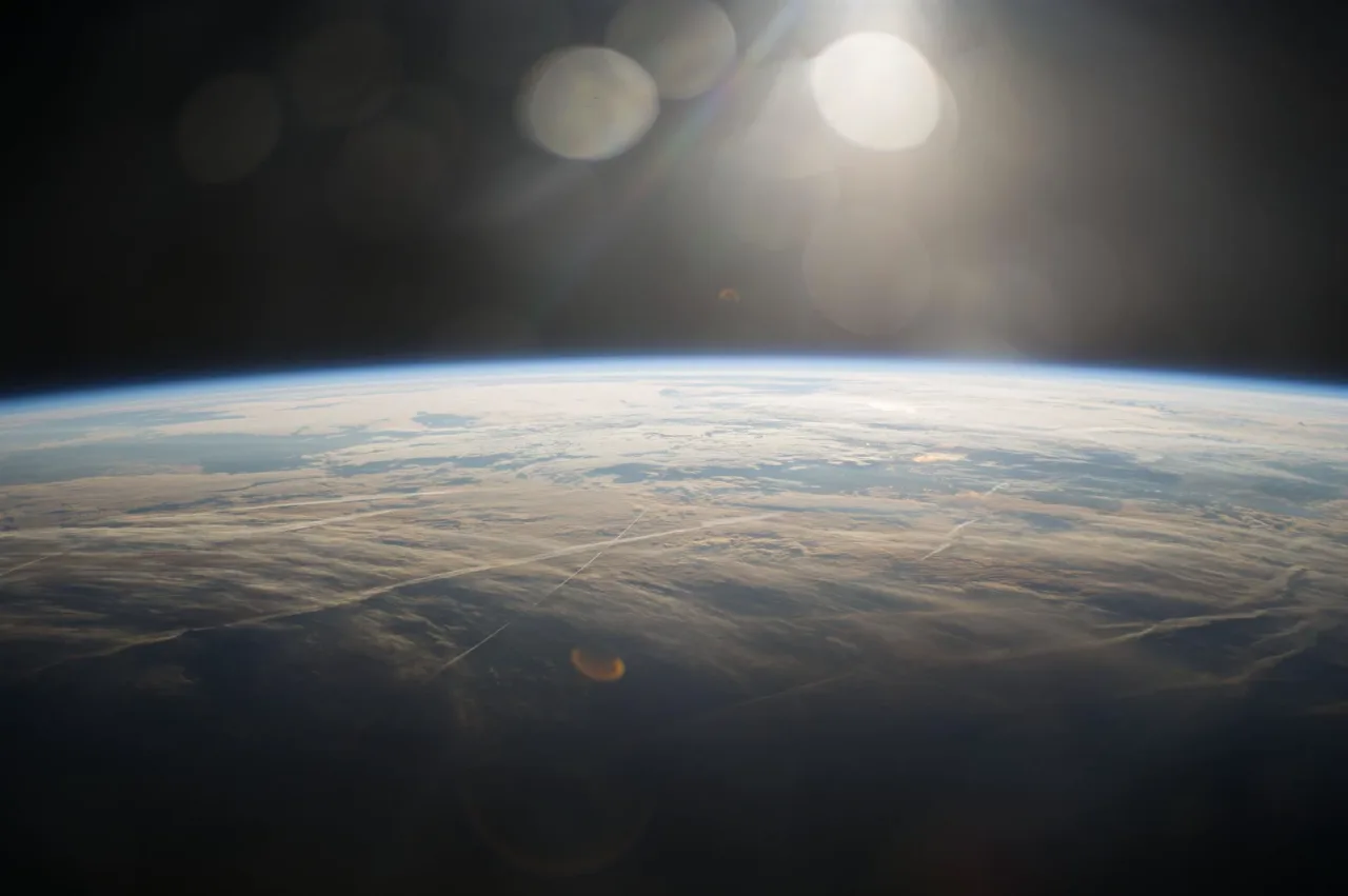 O poder de Deus e o cosmos revelam uma Terra esférica