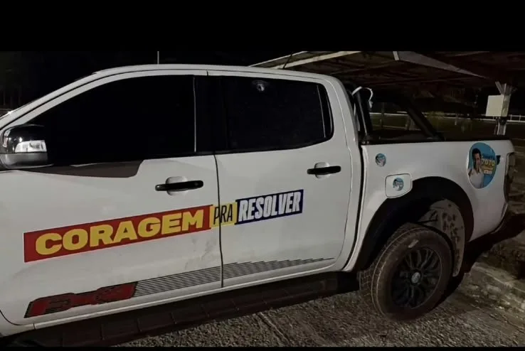 Carro do deputado federal Duarte Jr. é atingido por tiros a caminho de Morros