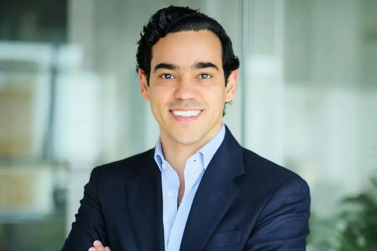 IA contra burocracia: startup decifra 35 mil mudanças regulatórias por mês