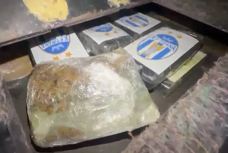 Polícia prende falso entregador com 4,2 mil porções de cocaína em SP