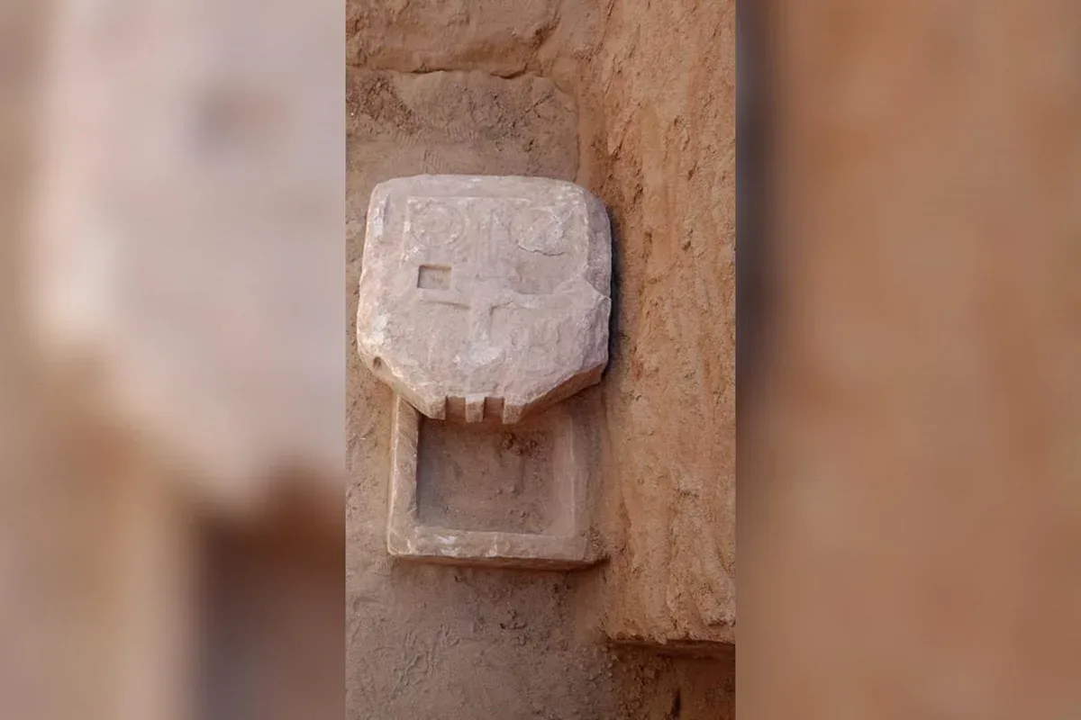 Poema em homenagem a falecido é achado em tumba de 1,7 mil anos no Egito
