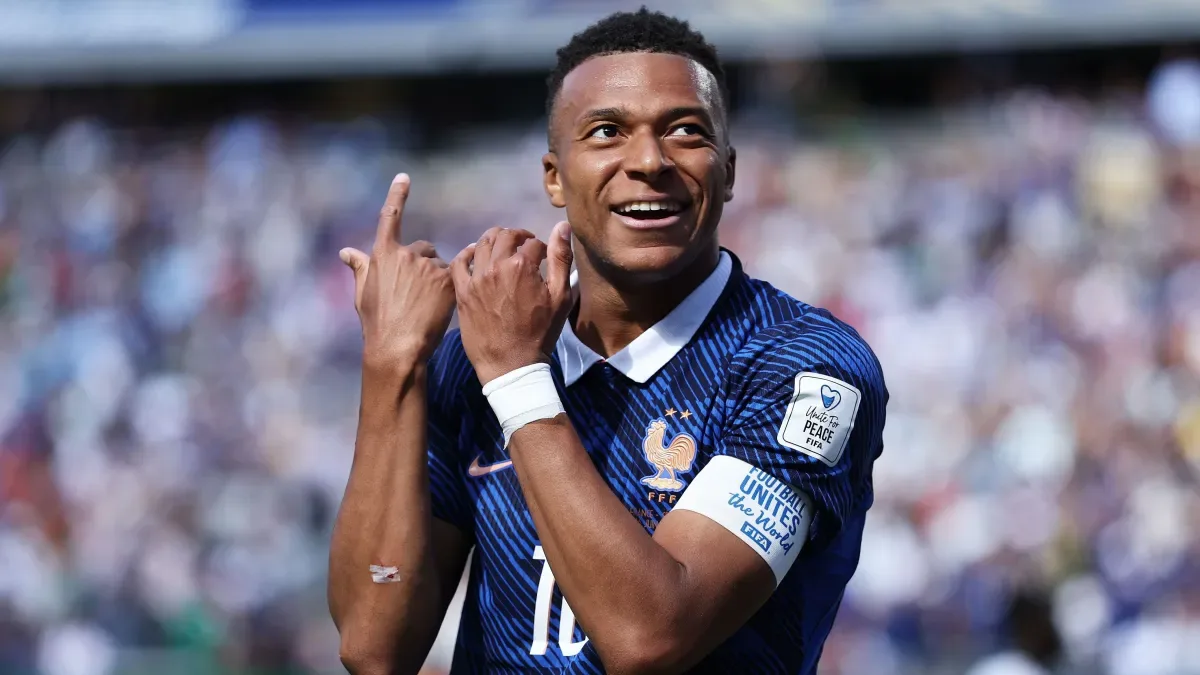 À CNN, Mbappé revela por que trocou a Nike pela On: “Evolução como pessoa”