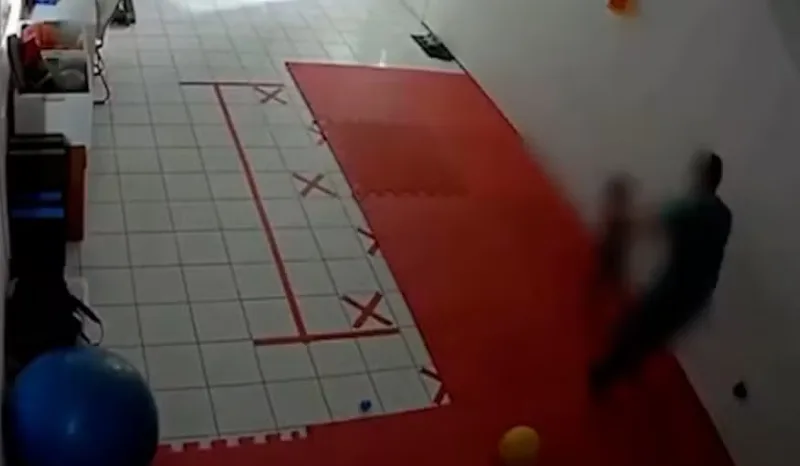 Vídeo: criança autista é arremessada ao chão em clínica de São Luís; funcionário foi indiciado