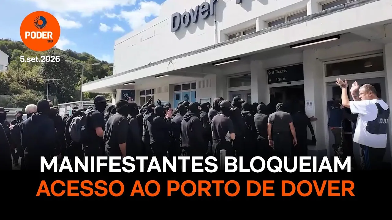 Manifestantes mascarados bloqueiam acesso ao porto britânico de Dover