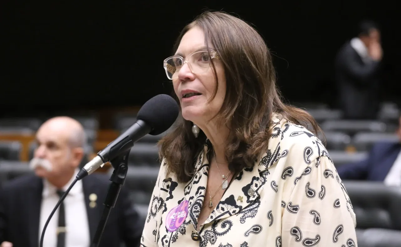 Bia Kicis destina R$ 250 mil a instituto ligado a “Dark Horse”