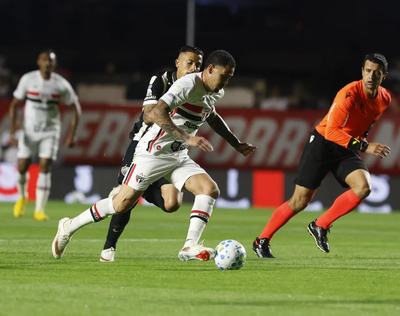 Melhores momentos: São Paulo 2 x 0 Atlético-MG pelo Brasileirão