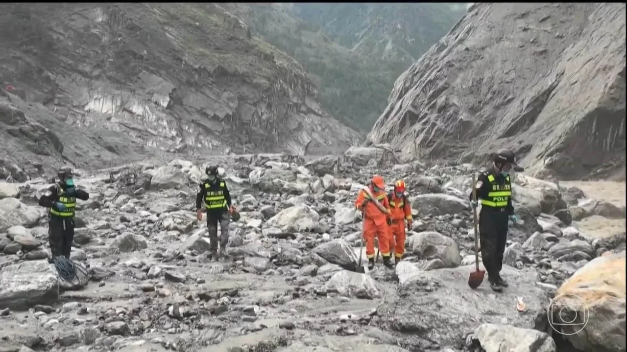 Avalanche no Himalaia: mortes passam de 1.000 no Nepal e Tibete