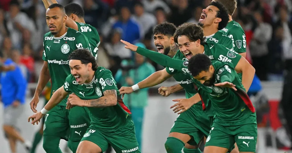 Palmeiras leva virada na altitude, mas se garante na semi da Libertadores nos pênaltis