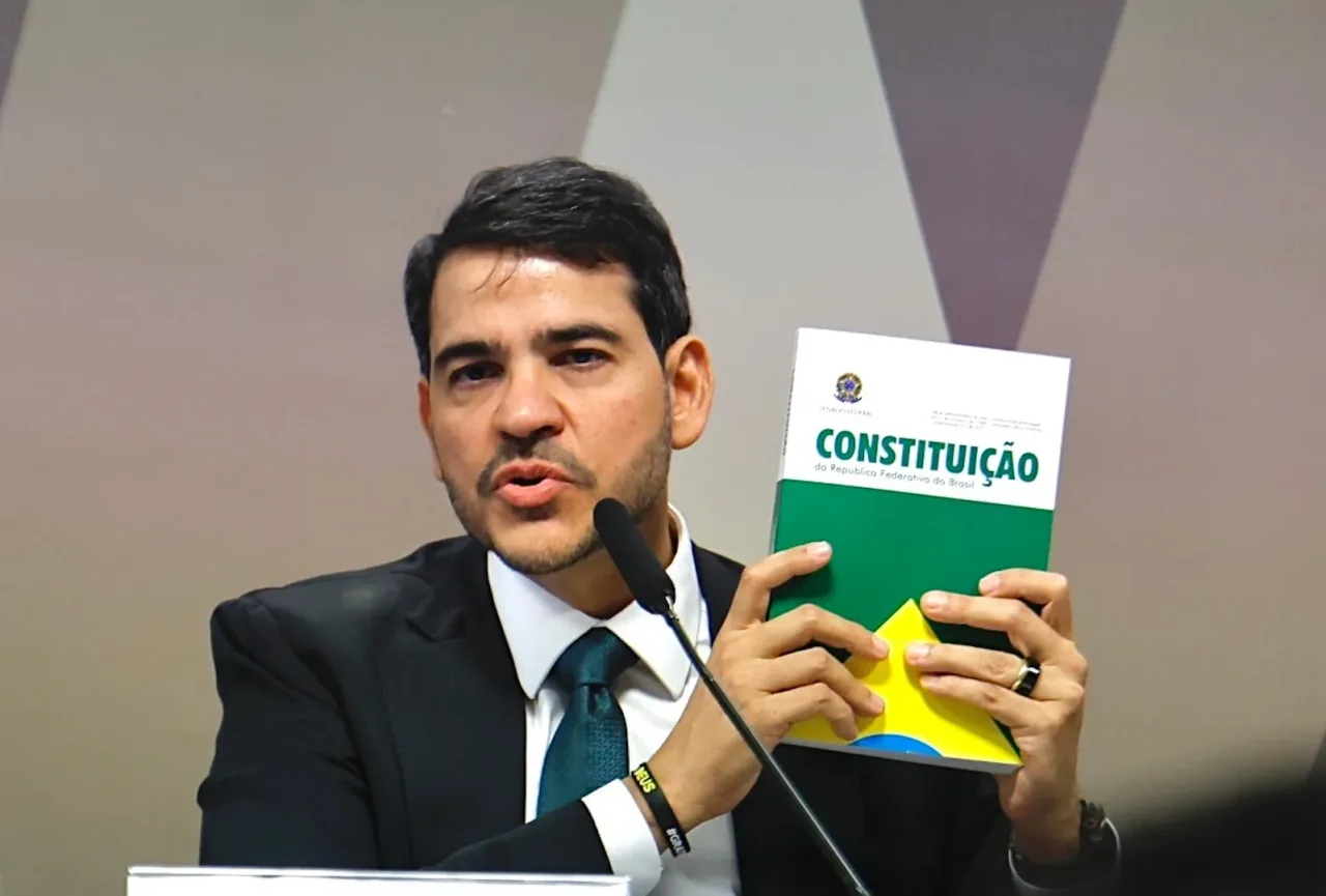 AGU pede que Fachin restitua Andrei Rodrigues para a chefia da PF