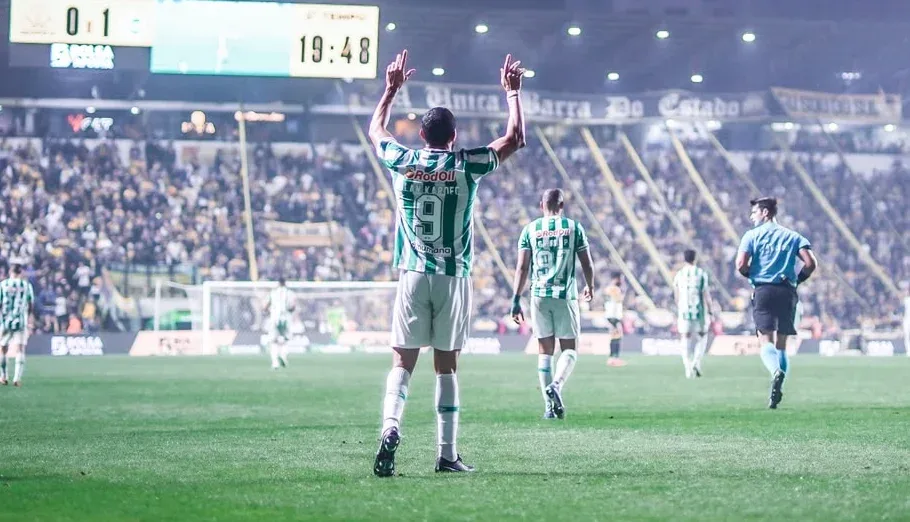 Juventude vence o Criciúma em confronto direto e se isola na liderança da Série B