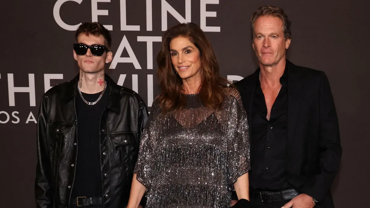 Cindy Crawford recebe apoio de George Clooney e esposa após morte do filho