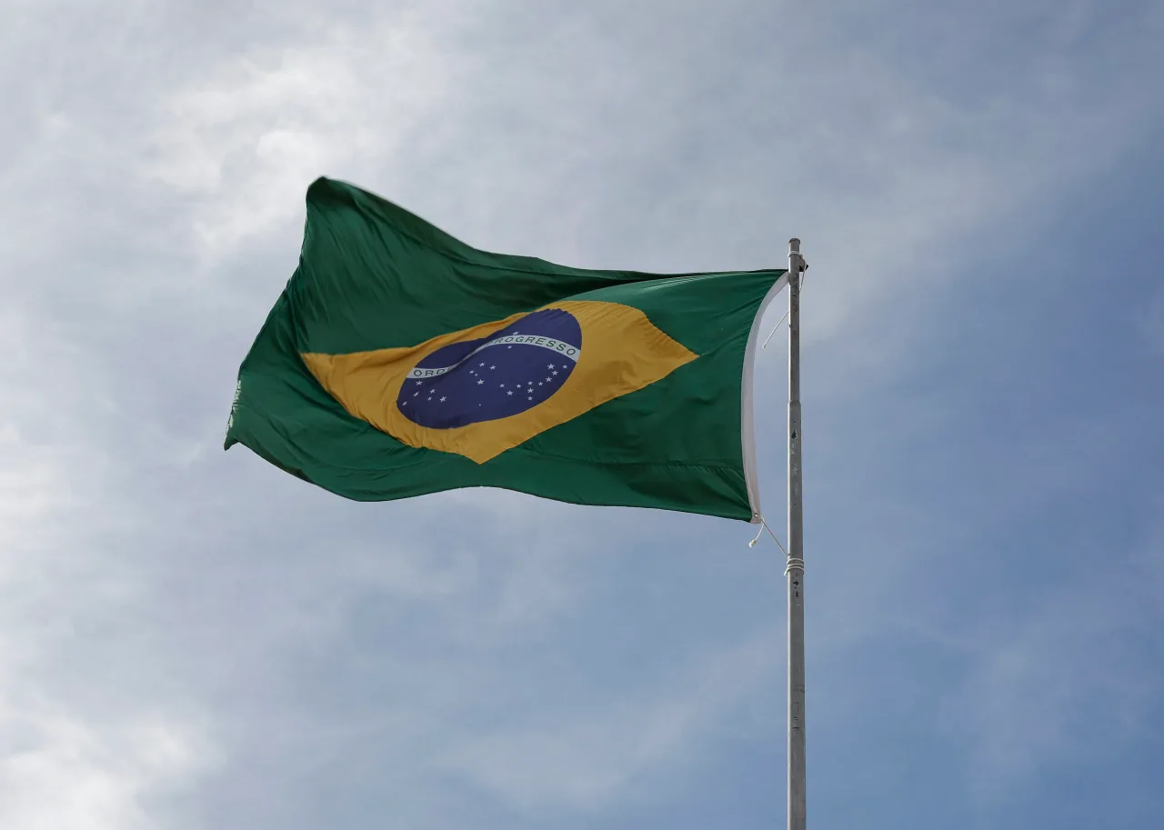 Brasil mantém maior juro real do mundo, diz pesquisa