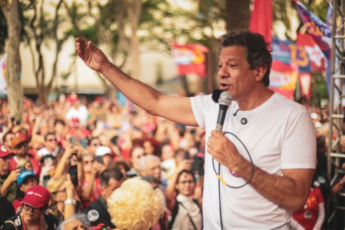 Haddad busca o voto de quem pensa diferente: "Mas não o cara do detergente"
