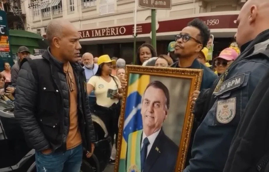 Símbolos são perigosos… para ditaduras