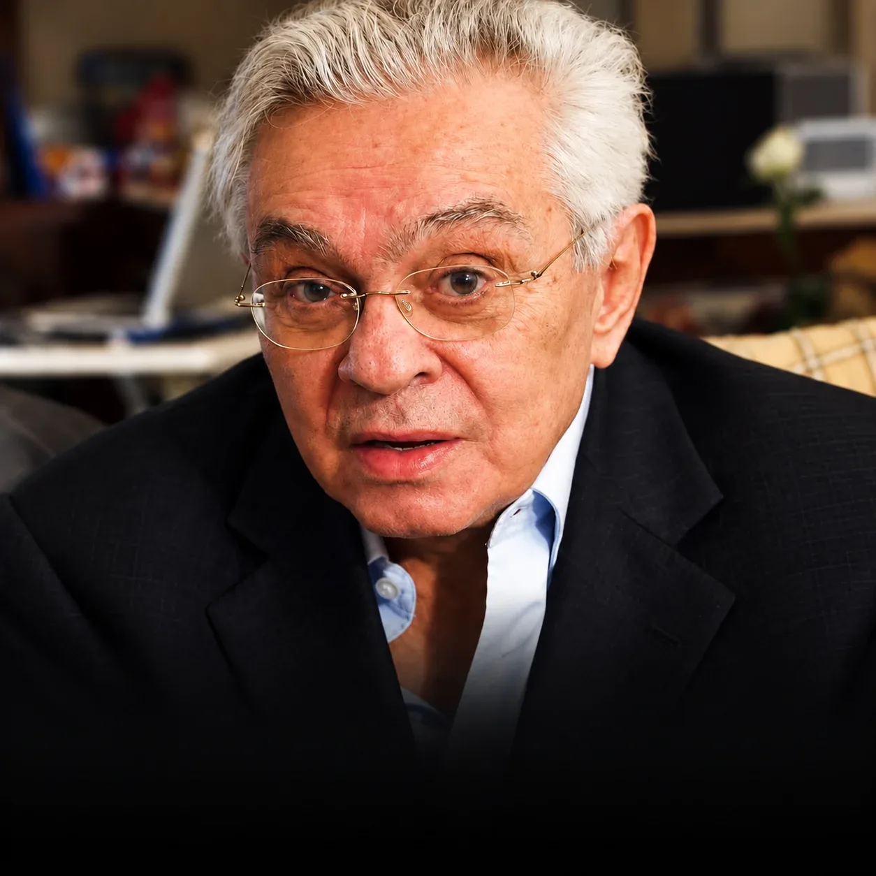 “O brasileiro tem memória curta. Por isso, os políticos têm vida longa.” Chico Anysio