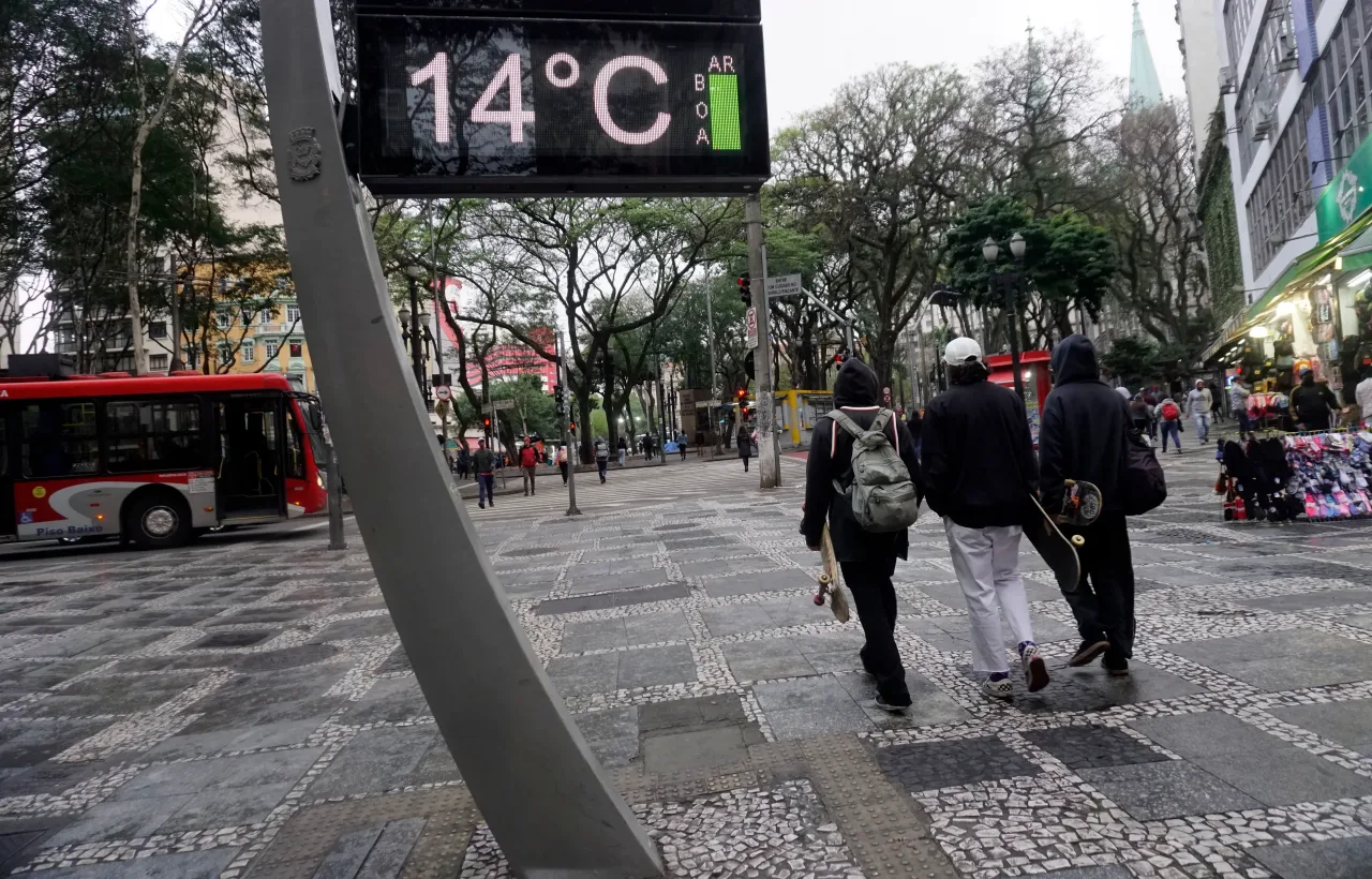 Onda de frio chega após calor e muda o tempo em parte do Brasil