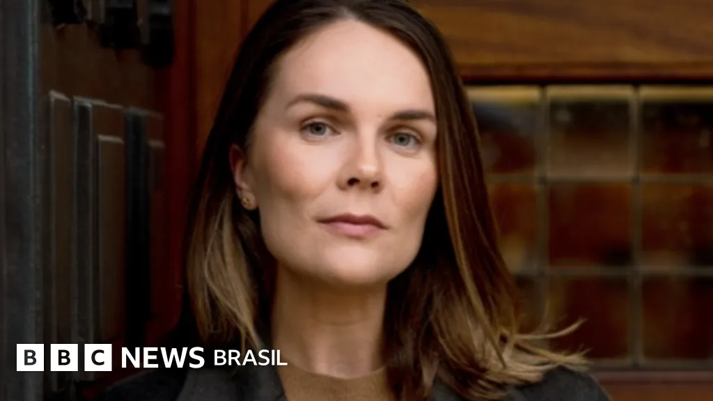 'Influenciadoras que fingem submissão aos maridos são as mesmas que gerenciam impérios multimilionários', diz autora de best-seller sobre tradwives
