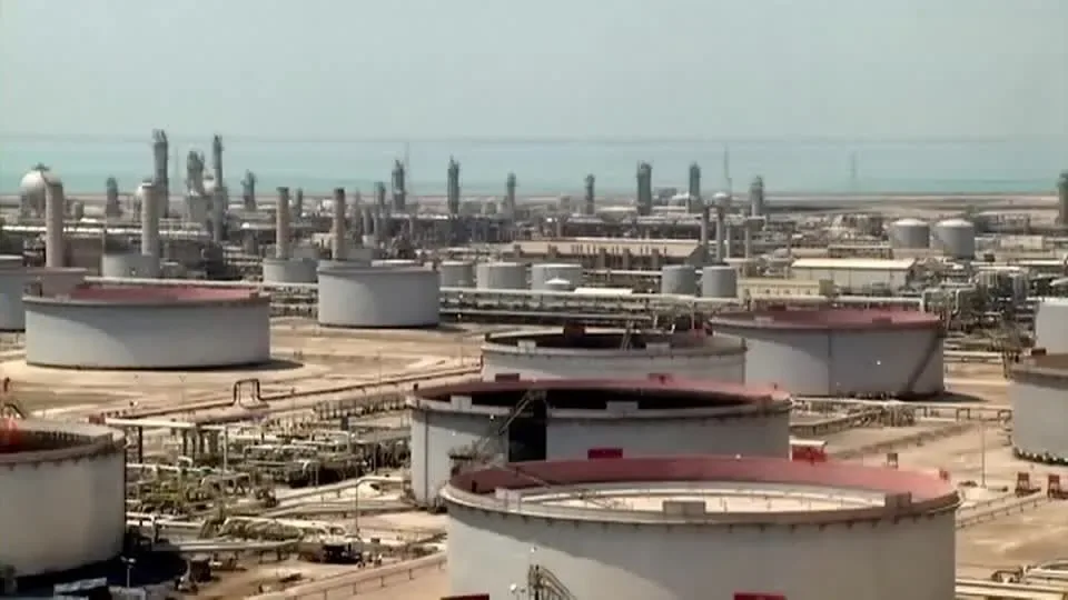 Ataques houthis ameaçam petróleo saudita e podem elevar preços nos EUA